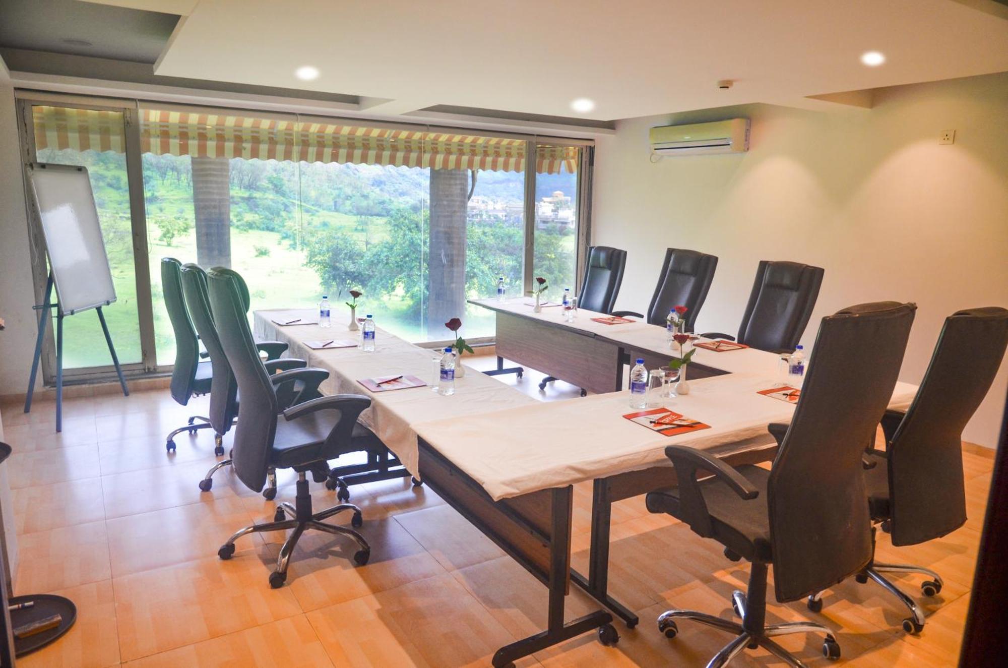 7 Apple Resort Lonavala Εξωτερικό φωτογραφία