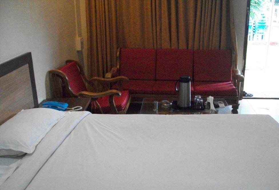 7 Apple Resort Lonavala Δωμάτιο φωτογραφία