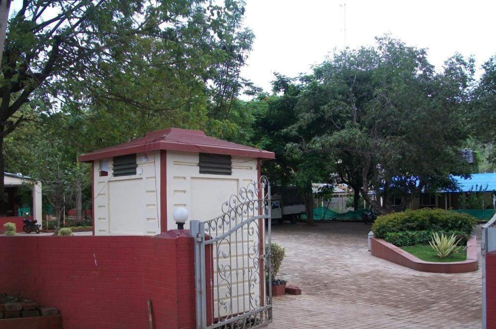7 Apple Resort Lonavala Εξωτερικό φωτογραφία