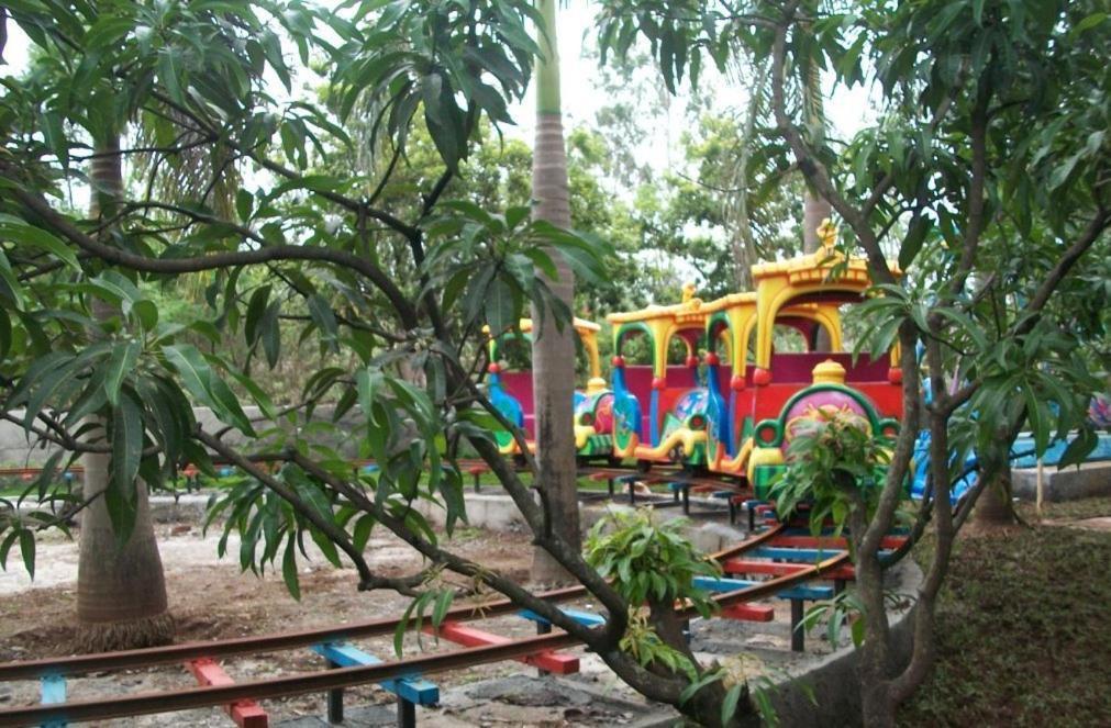 7 Apple Resort Lonavala Εξωτερικό φωτογραφία