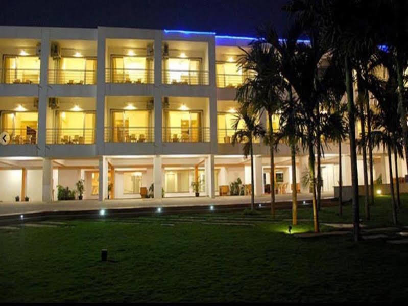 7 Apple Resort Lonavala Εξωτερικό φωτογραφία