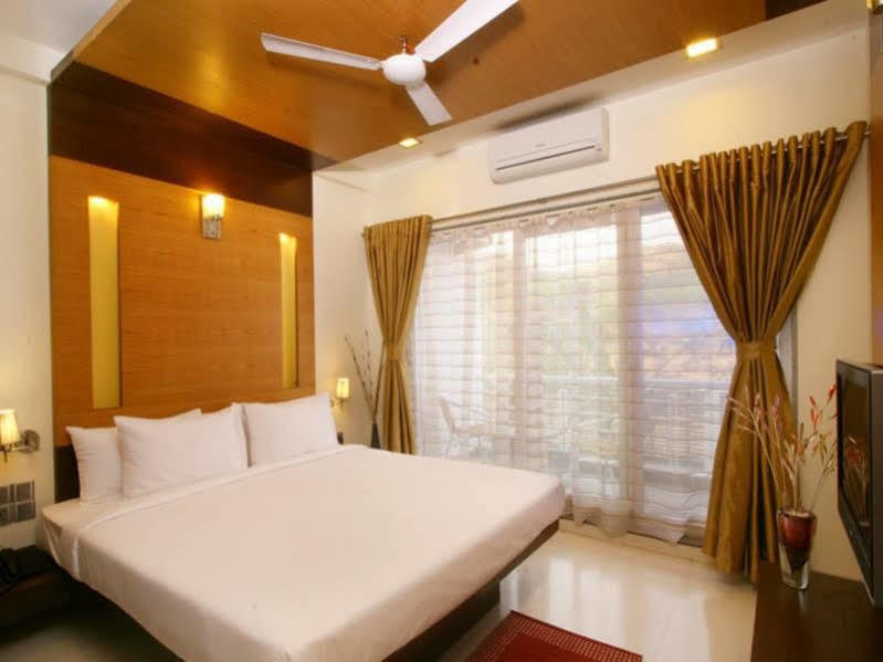 7 Apple Resort Lonavala Εξωτερικό φωτογραφία
