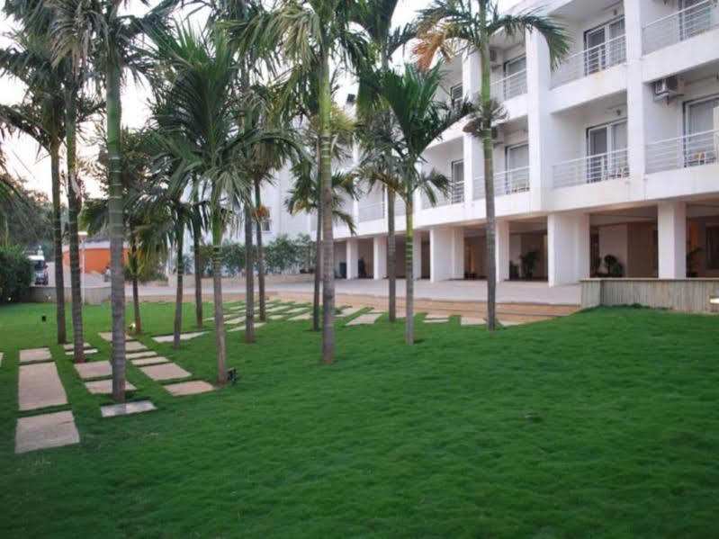 7 Apple Resort Lonavala Εξωτερικό φωτογραφία